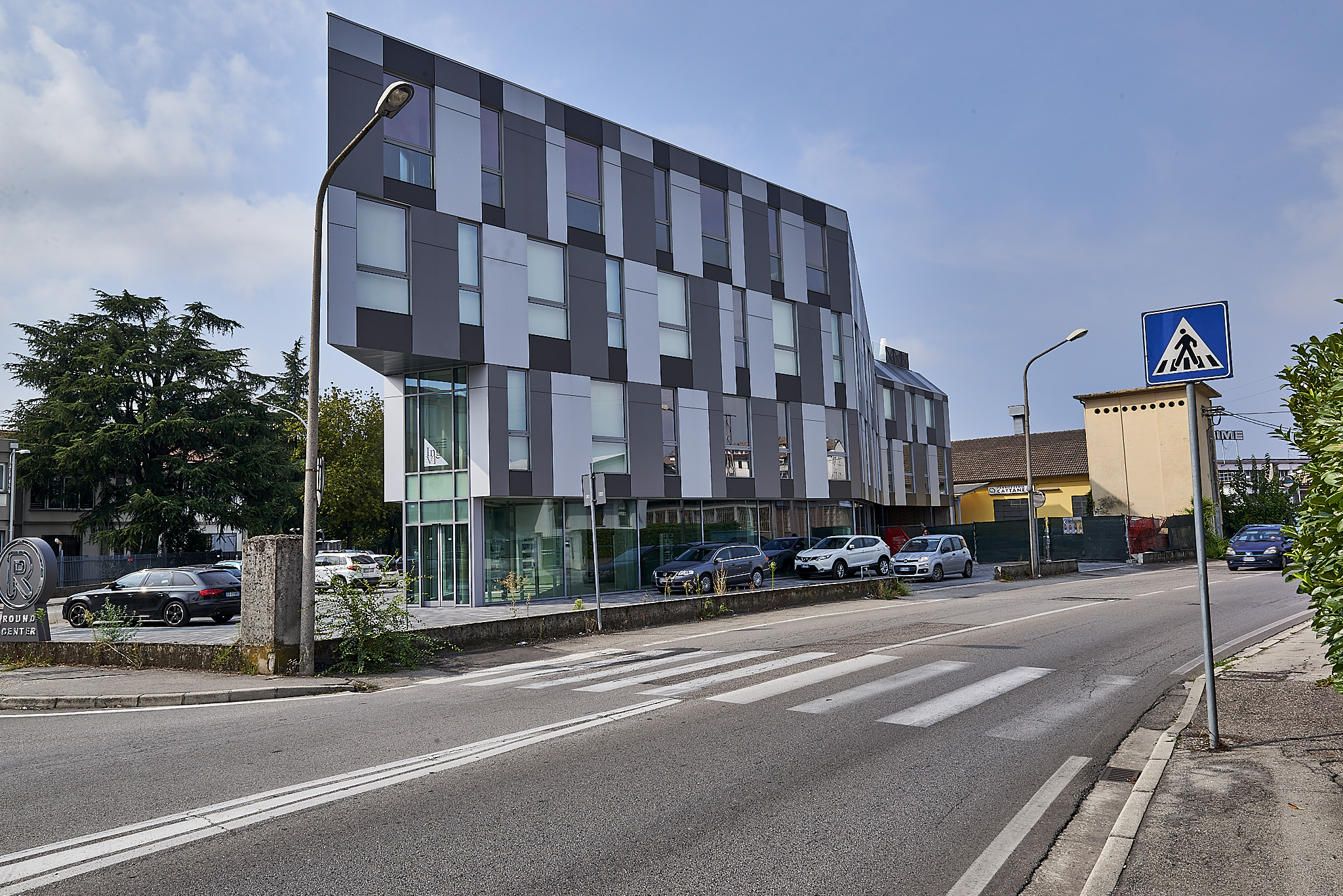 ROUND CENTER la nuova sede della tua attività Gattuso Contract